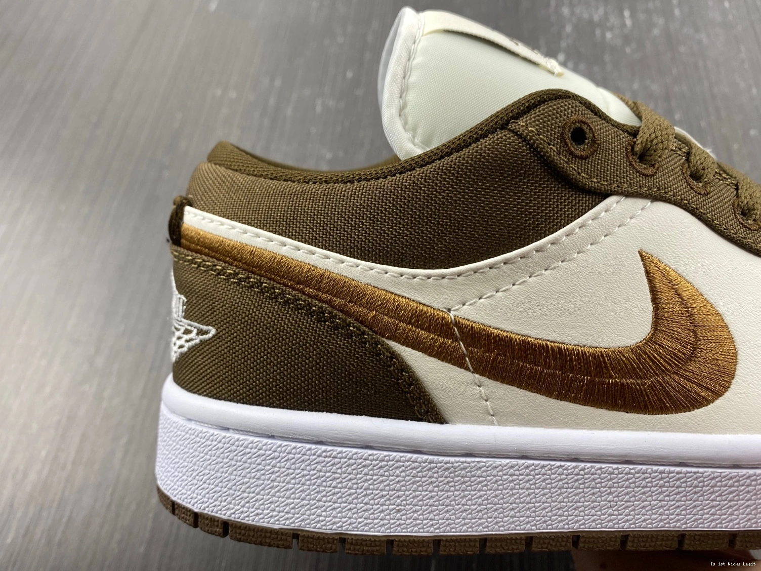 Low Jordan Olive (W) 1 DV0426-301 Light - SE 0910